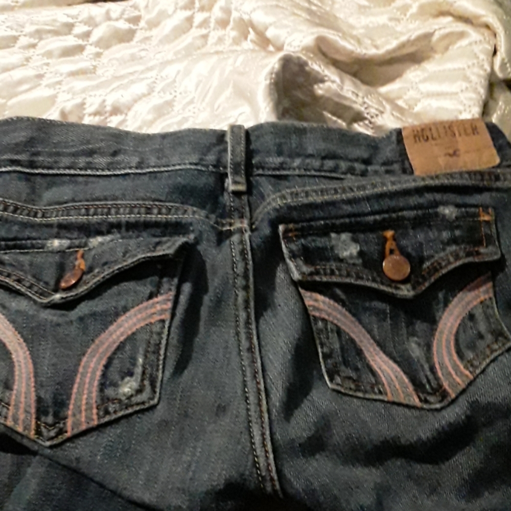 Iso Hollister straight leg distressed jeans